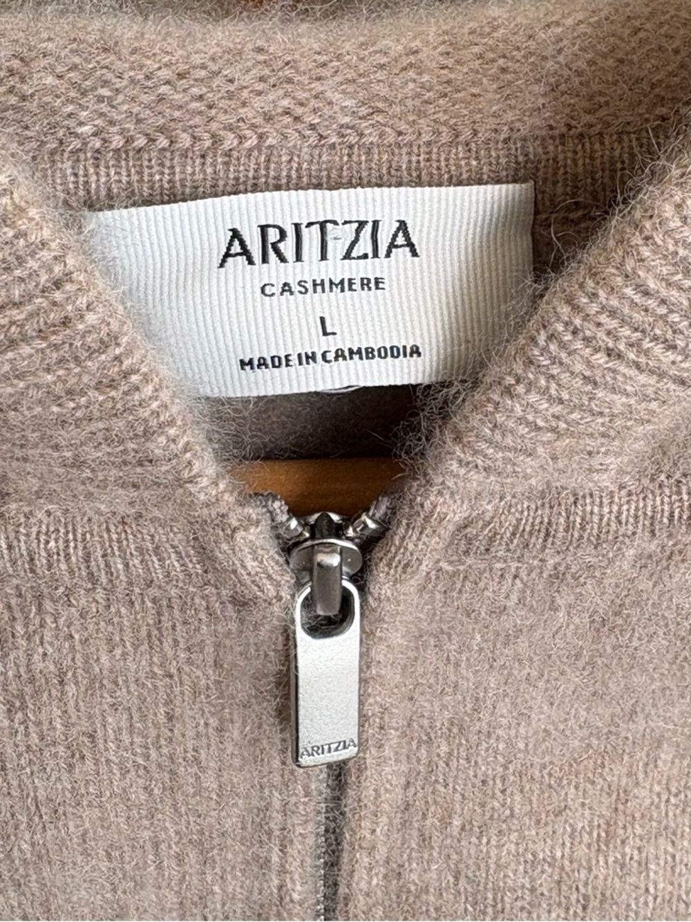 Aritzia
Essential Cashmere Idyllic Zip Hoodie - Picture 10 of 13